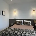 蓝色故事公寓酒店 *