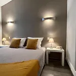 蓝色故事公寓酒店 *